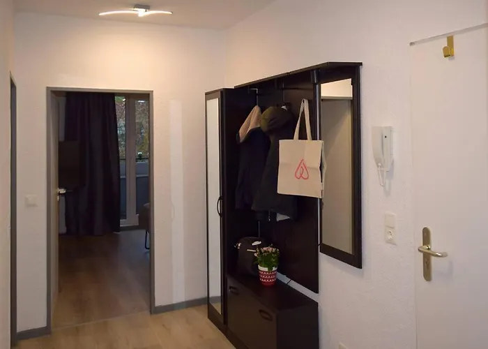 Md-5 Stadtfeld Beimsstrasse 81 - Domblick - Parkplatz - Balkon - 2einzelbetten - Schlafsofa アパート マクデブルク